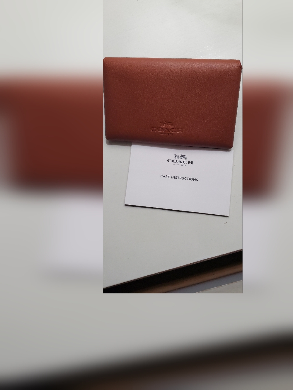 💥SALE💥Coach Leather Turnlock Card Case in Saddle Brown (Rare Color)! - Picture 2 of 2